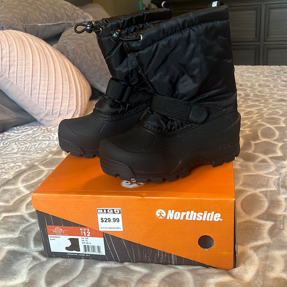 Kids Northside snow Boots size 12